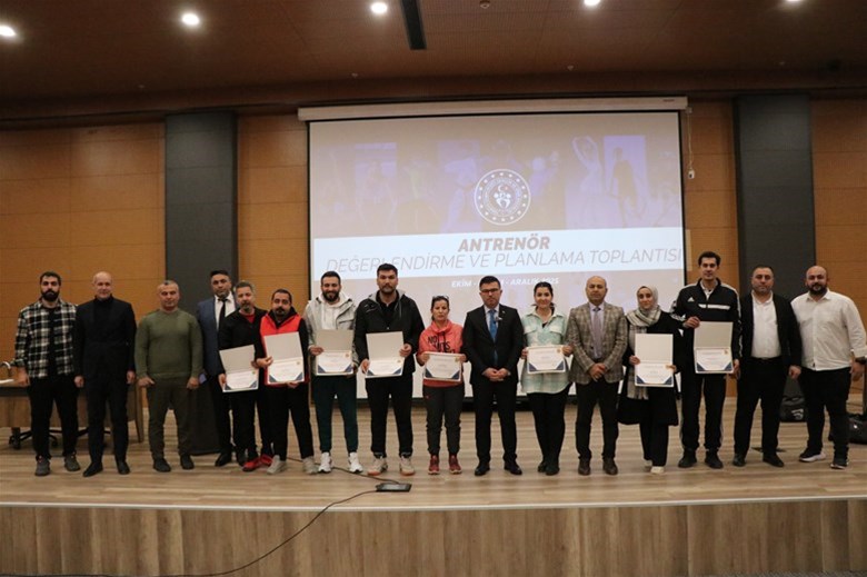 ANTRENÖR DEĞERLENDİRME VE PLANLAMA TOPLANTISI GERÇEKLEŞTİRİLDİ